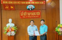 Kết nạp đảng viên mới