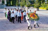 Đoàn Đại biểu HĐND tỉnh dâng hoa, dâng hương Bác Hồ trước phiên khai mạc Kỳ họp thứ Tư HĐND tỉnh Khoá IX