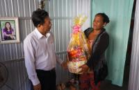 Thường trực HĐND tỉnh thăm, chúc tết hộ dân tộc thiểu số thuộc diện  đặc biệt khó khăn trên địa bàn tỉnh